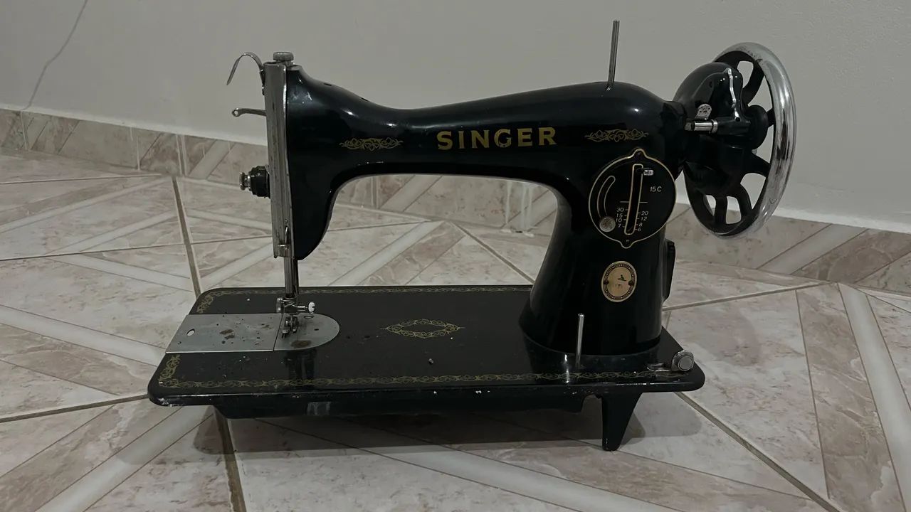 Máquina Retrô Singer 