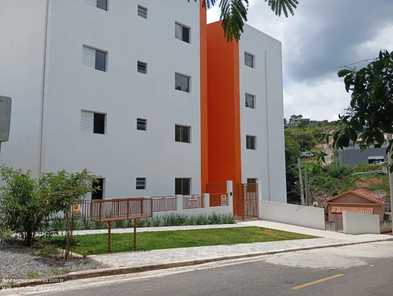 APARTAMENTOS DE 2 DORMITÓRIOS COM SUÍTE SENDO 2 APTOS POR ANDAR