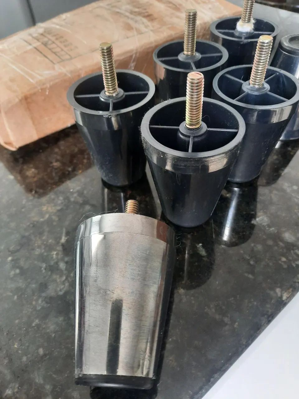 Kit 6 Pés para camas e armários 