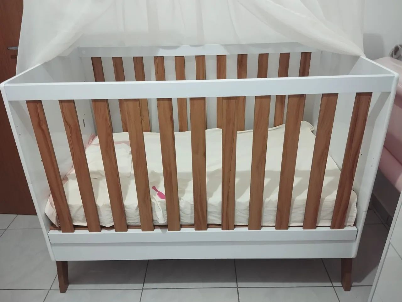 Berço e cômoda 
