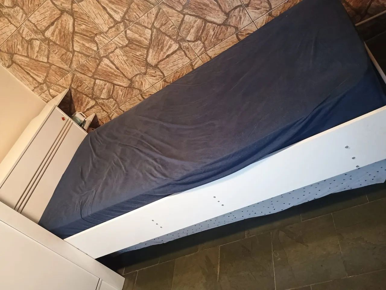 Cama Solteiro com baú.