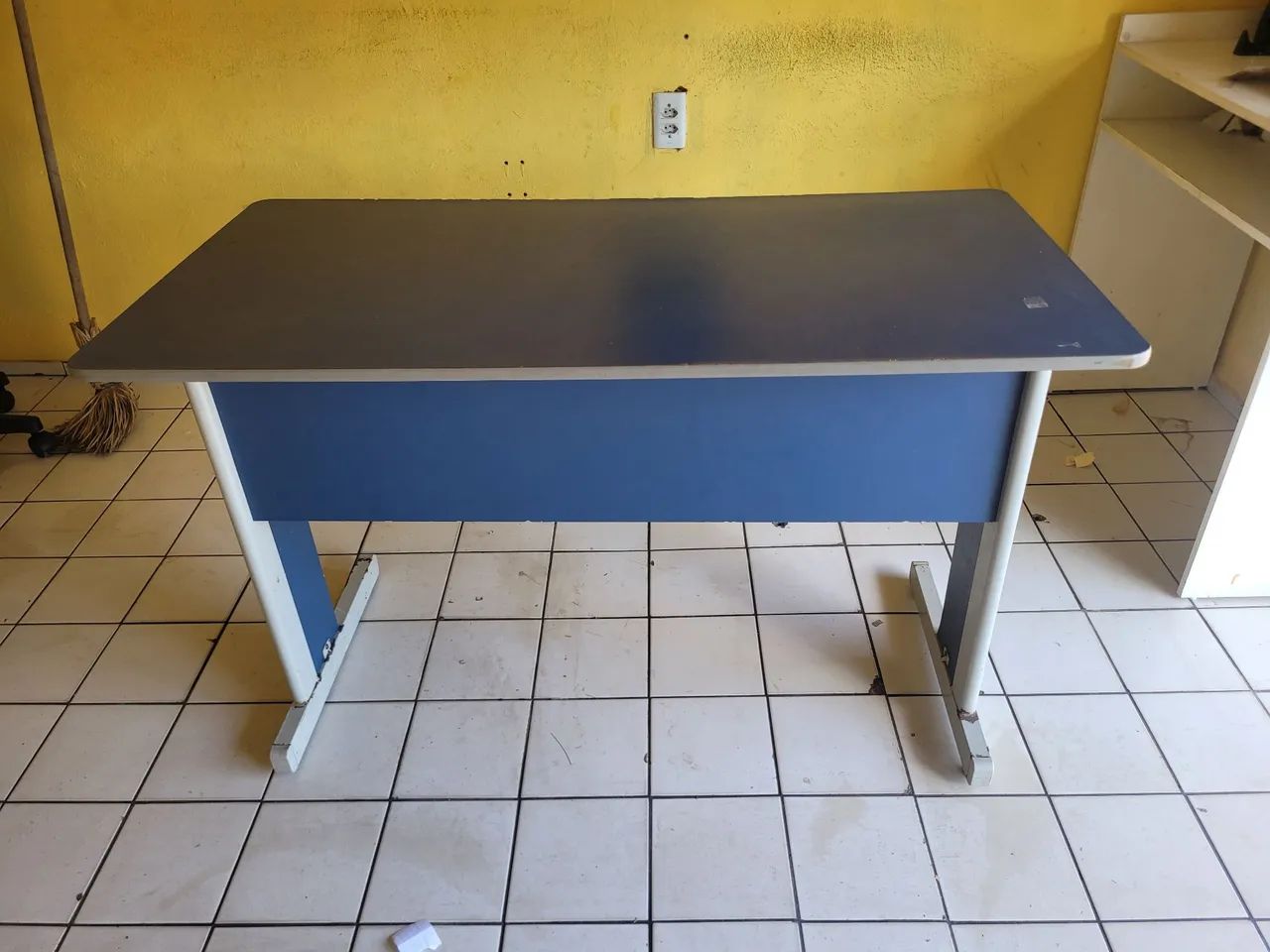 Mesa e Cadeira para Escritório/Comércio etc - Foto 3