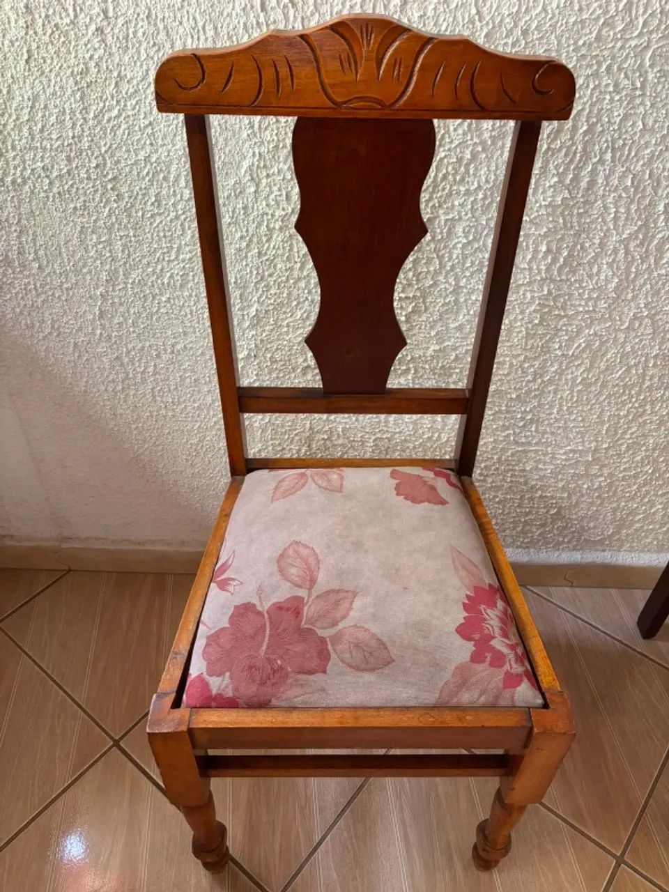 Par de Cadeiras Antigas em Madeira Maciça - Estilo Rústico / Colonial - Foto 2
