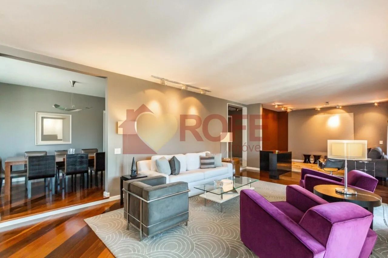 Apartamento à venda com 326 m², 4 dormitórios e 3 vagas em Moema