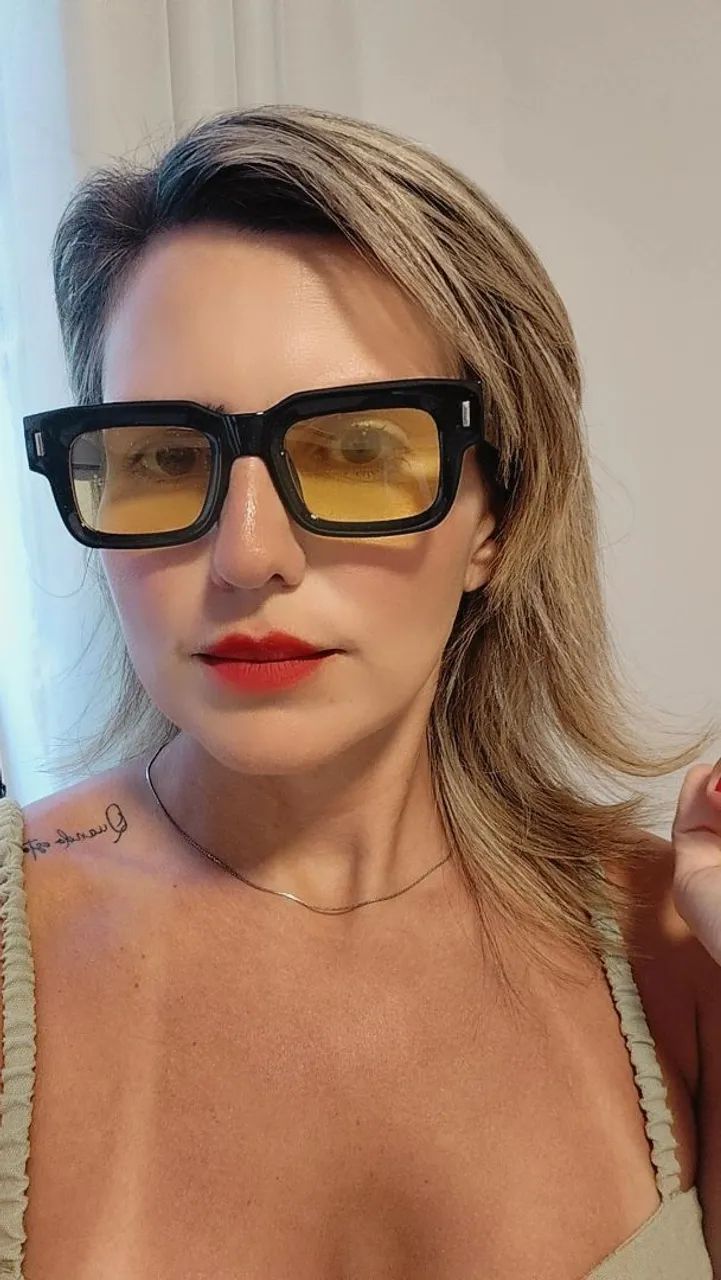 Óculos moderno pro dia e pra noite