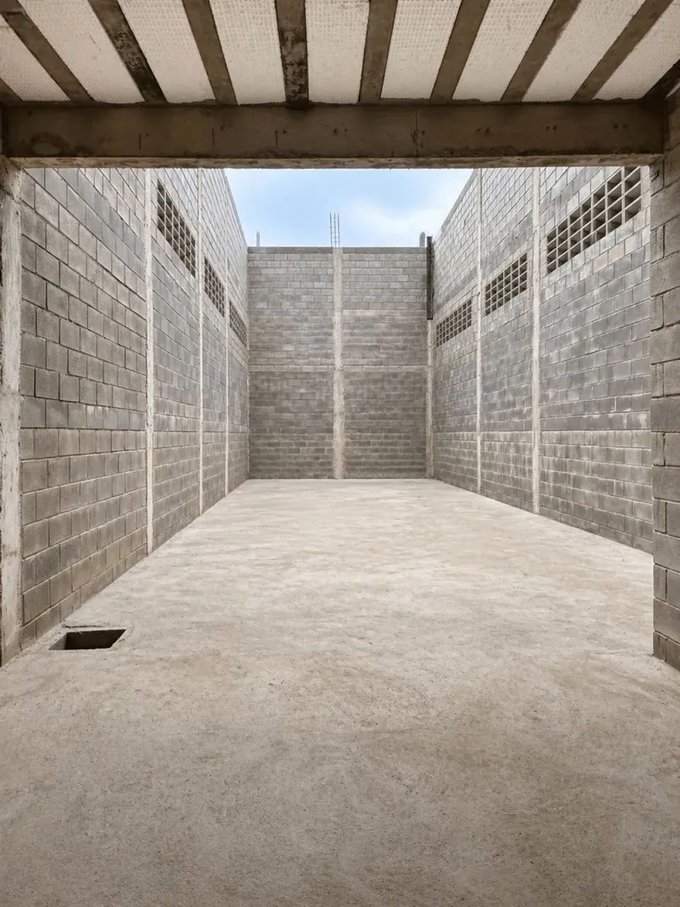 Vendo Galpão Industrial em Fase  de Acabamento  em Pacatuba - Foto 5