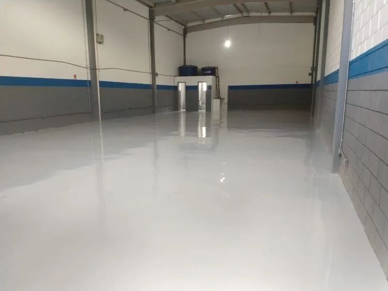 pintura epoxi em pisos industriais por m2 MATERIAL E MÃO DE OBRA aparti de 30m2  - Foto 3