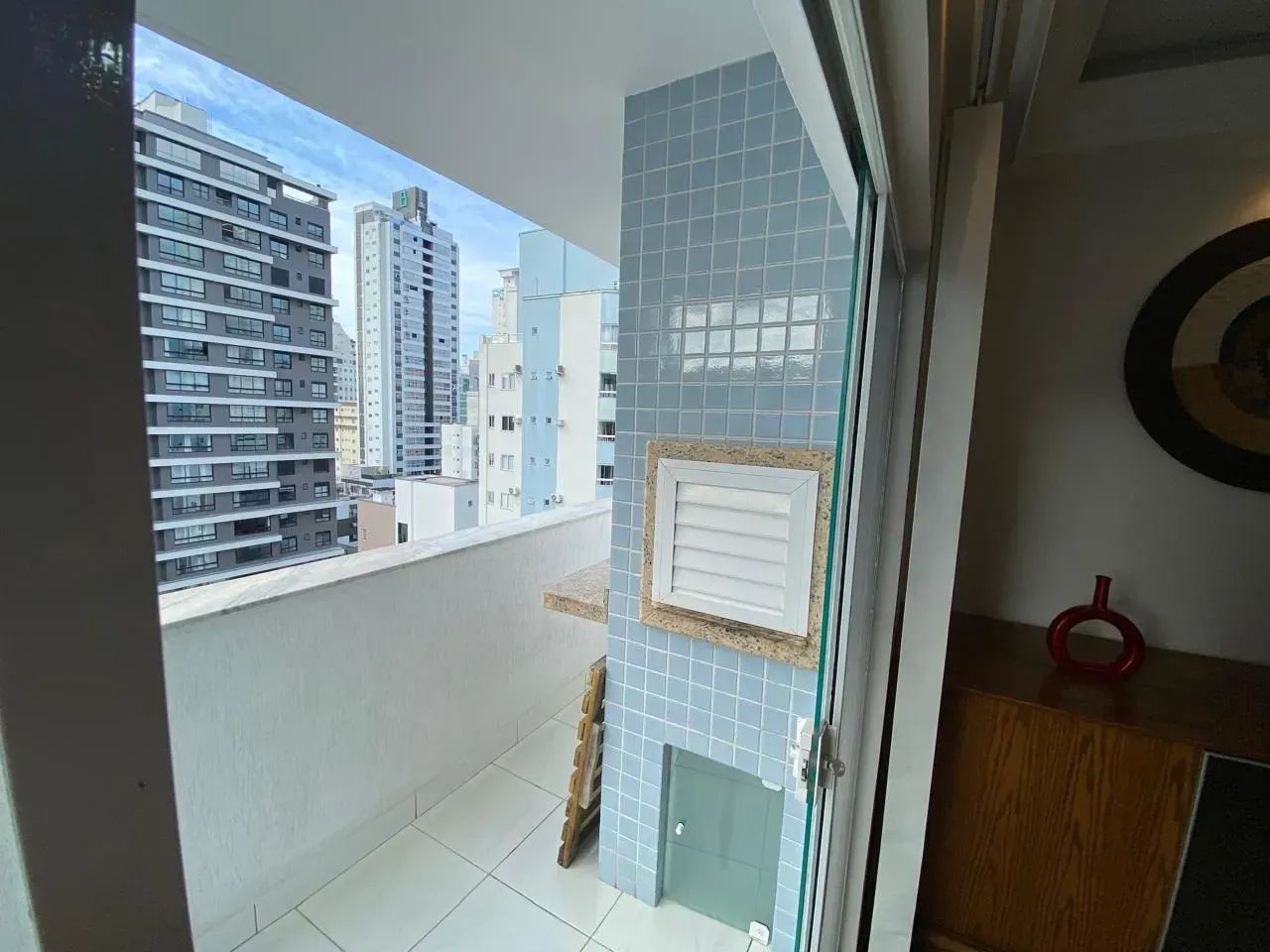 AMPLO, MOBÍLIADO E COM ÓTIMA LOCALIZAÇÃO!!! - Foto 2
