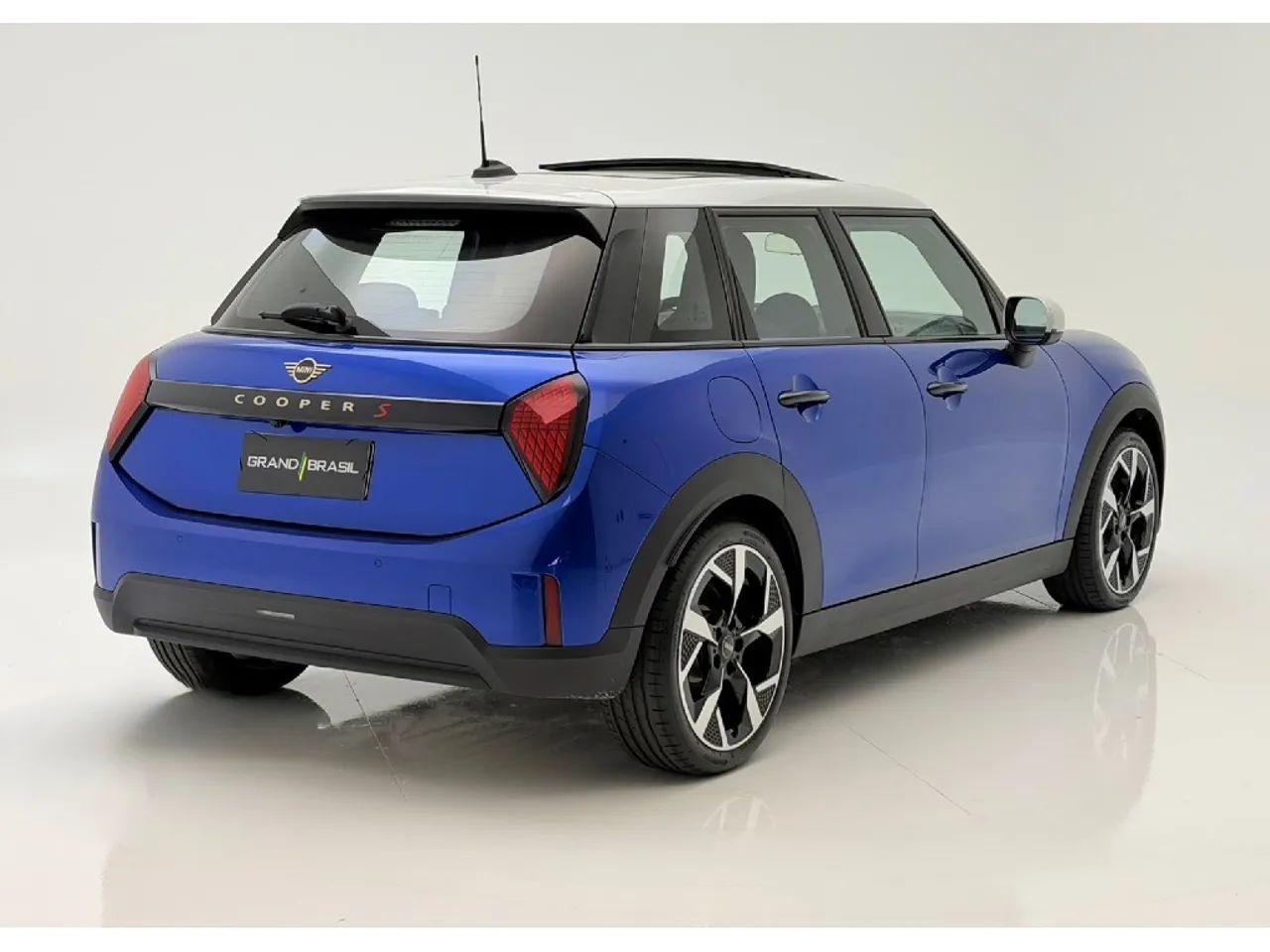 Mini Cooper 2.0 16V Twinpower Gasolina S 2P Steptronic 2026 - Foto 3