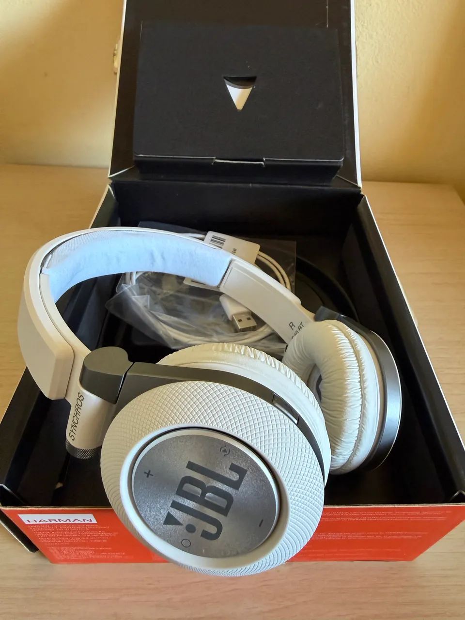 Fone de Ouvido Bluetooth JBL Synchros E40BT Branco - Ótimo Estado / Som Premium - Foto 4