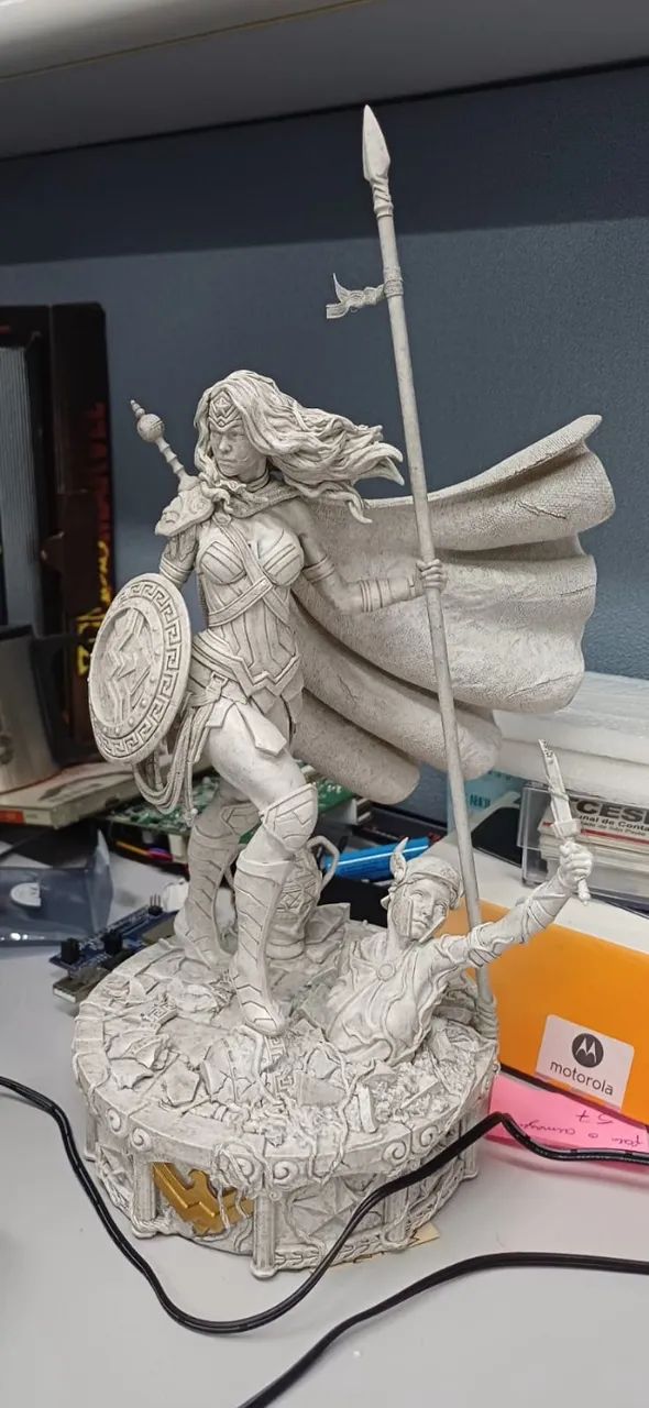 Mulher Maravilha Unleashed Marble Ver Dc Comics Iron Studios -