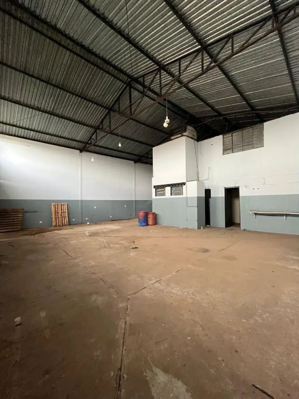 Cód. 252 - BARRACÃO PARA LOCAÇÃO  300 m² DE ÁREA COBERTA - Foto 3