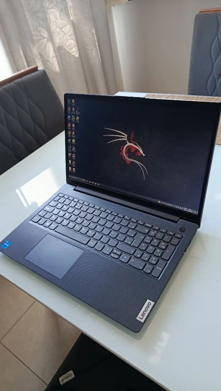 Notebook Lenovo v15