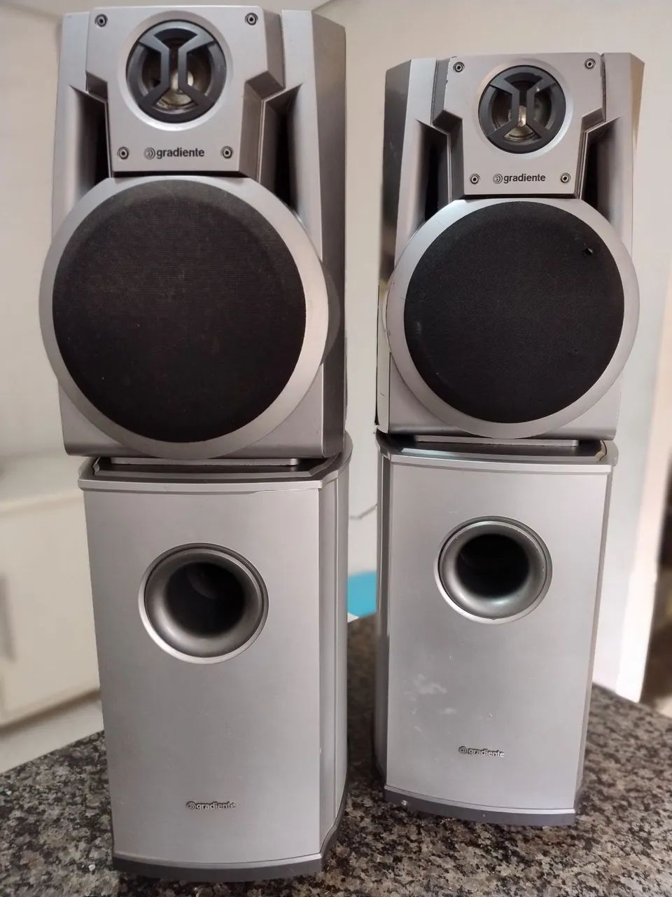Caixas de som Gradiente 