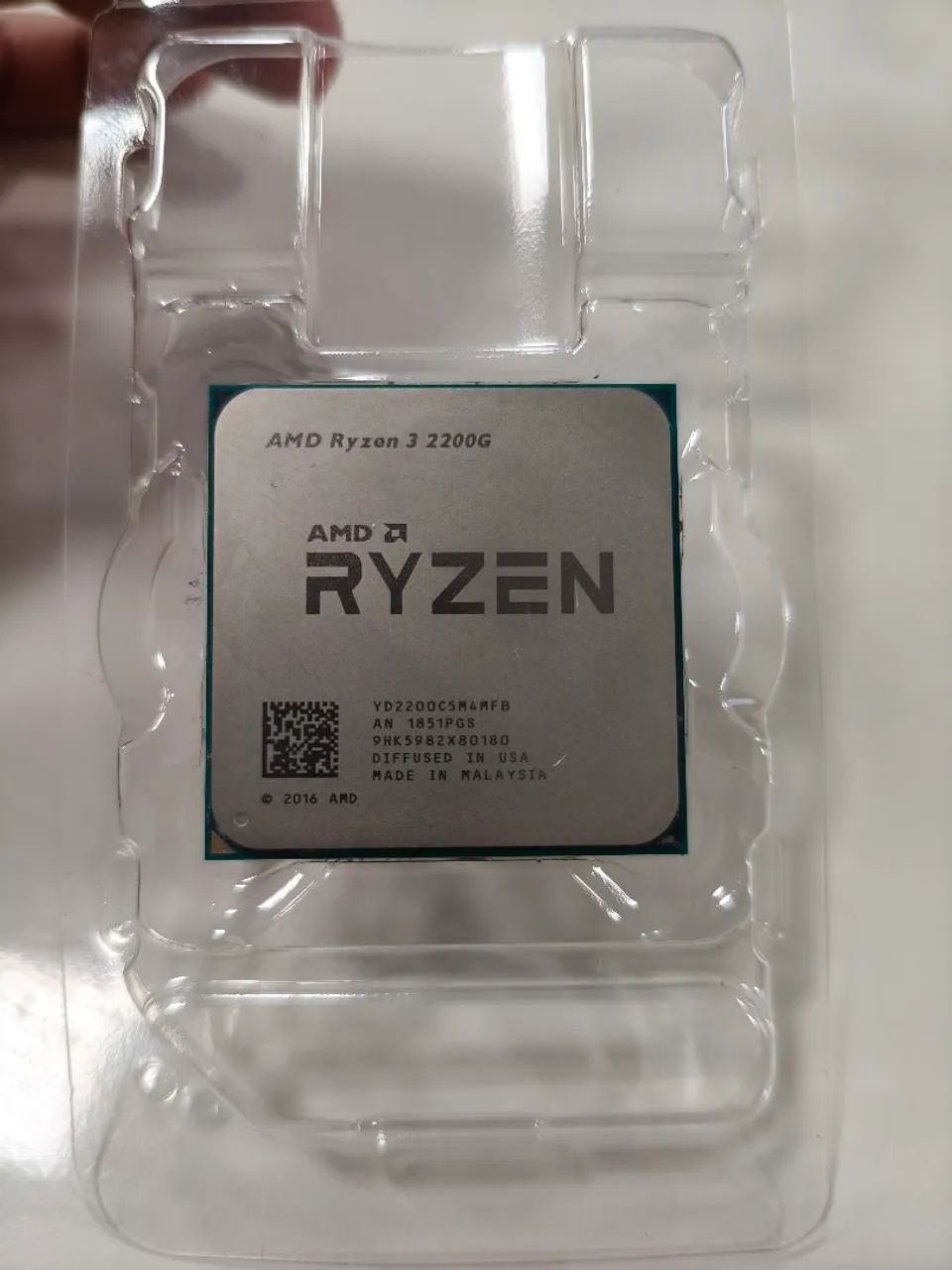 Processador Ryzen 3 2200G com cooler box