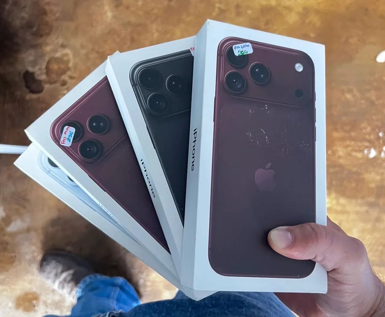 iPhone 18 pro Max - Silver e preto  - Foto 2