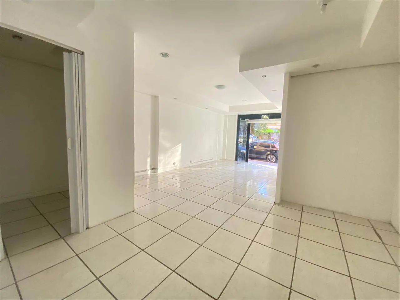 SALA COMERCIAL TÉRREA NO CENTRO - Foto 4
