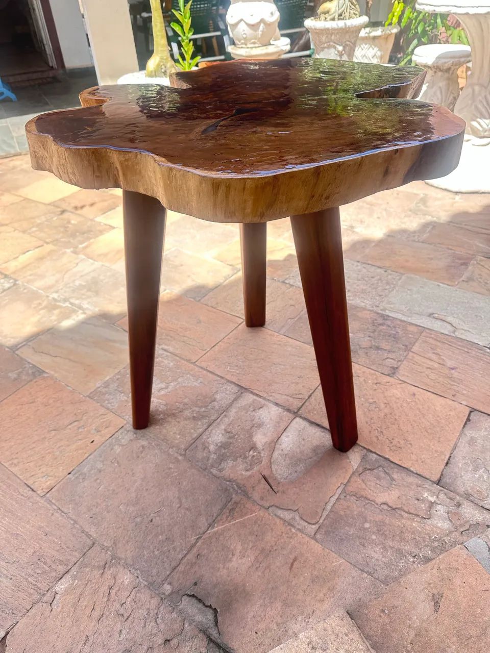 Mesa alta,Artesanal Resinada para cantos  - Foto 2