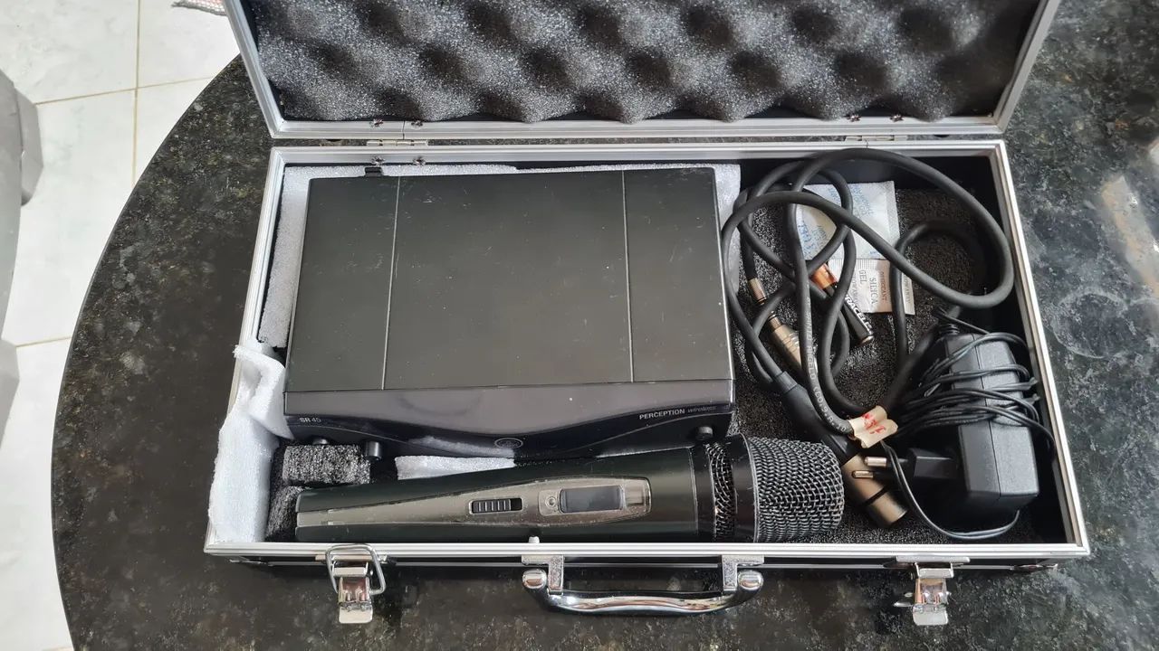 Microfone profissionak sem fio AKG - Foto 4