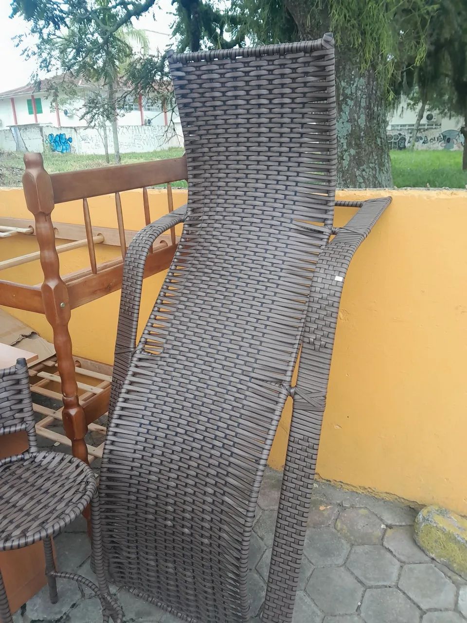 Espreguiçadeira Anatômica em Fibra Sintética - Linda e Conservada