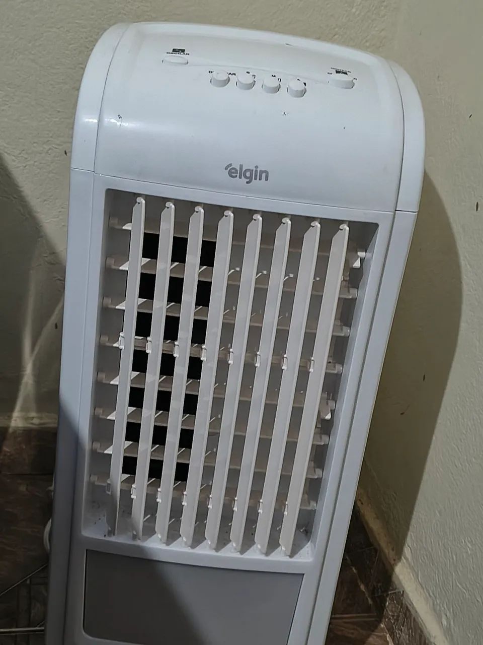 Climatizador usado somente 2 vezes, motivo da venda: Não uso / desapego.