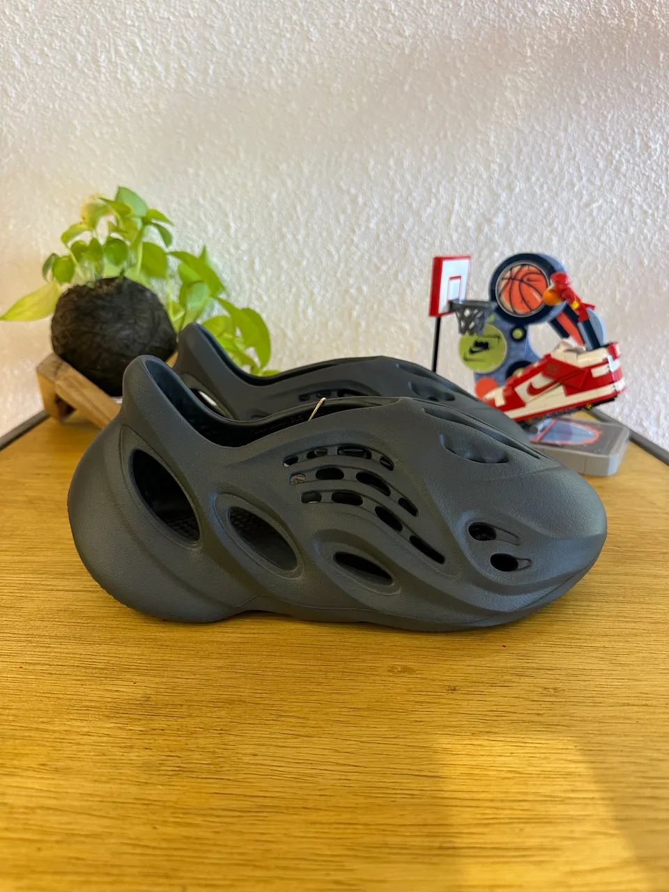 Adidas Yeezy Foam Runner ?Carbon? - Foto 4