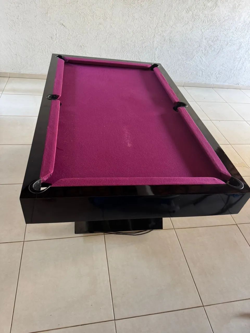 VENDE-SE MESA DE SINUCA CHICK 4.000,00.  