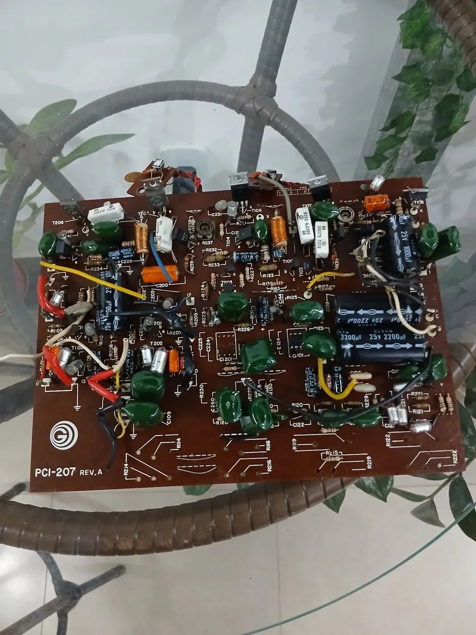 Gradiente S95 ( Placa de saida para aproveitamento de componentes) - Foto 2