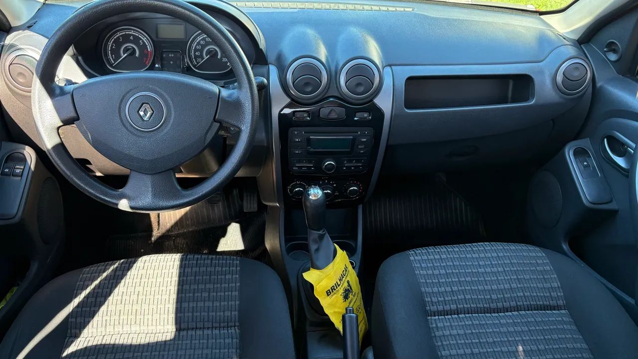 Renault Sandero Expression Hi-flex 1.0 16V 5P 2013 - Foto 4