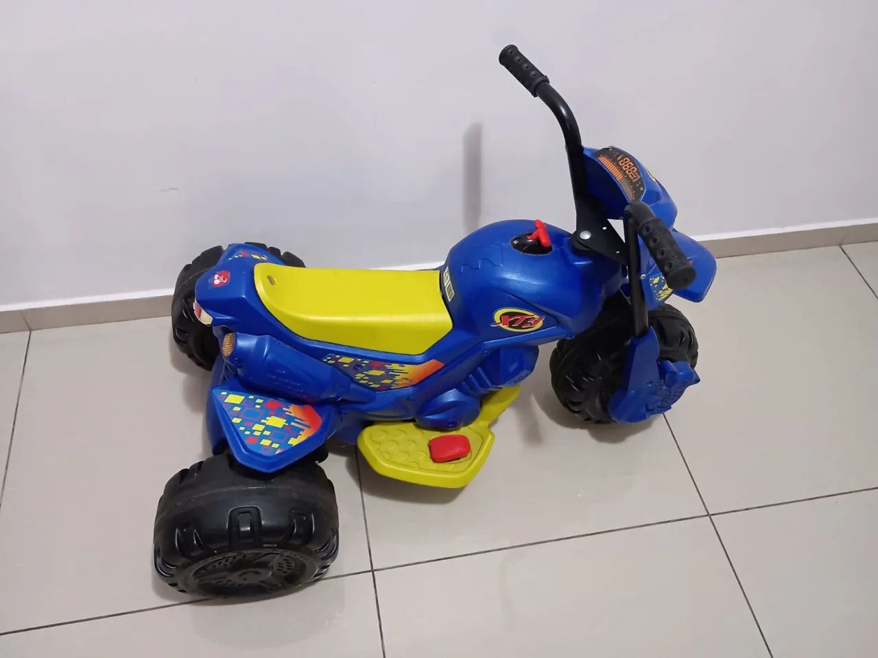 Triciclo elétrico 