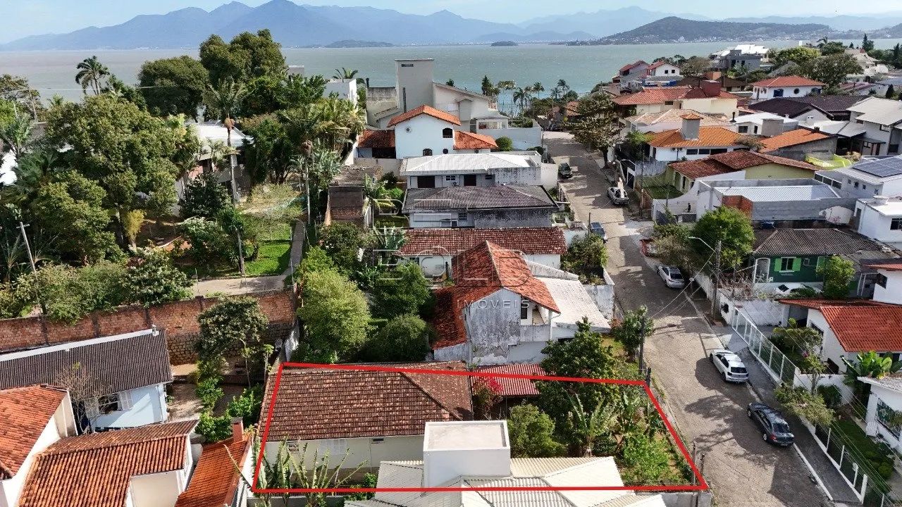 Terreno com 297m² no Itaguaçu