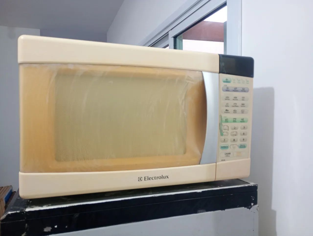 Microondas Eletrolux grande 