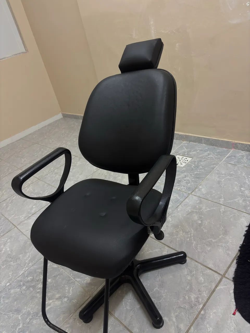 Cadeira estética Preta  - Foto 2