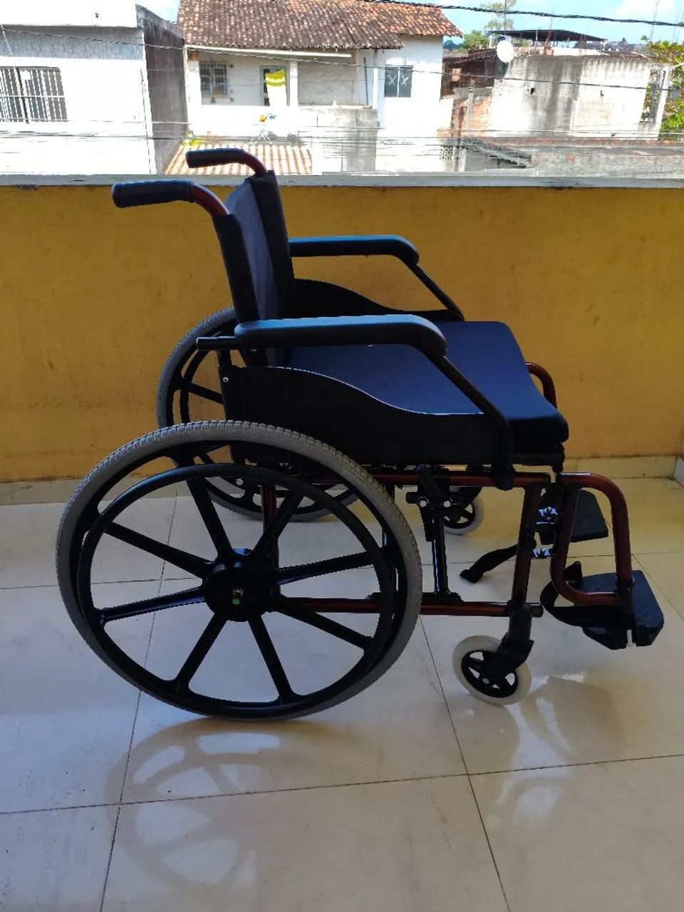 Cadeira de rodas nova 52 cm - nunca usada