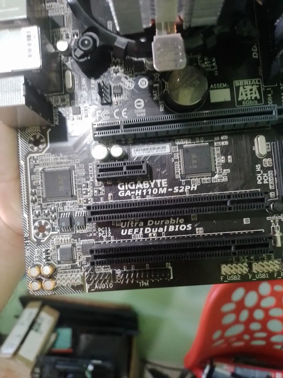 KIT PLACA-MÃE H110 COM I3 8100 E 4GB DDR4 - Foto 4