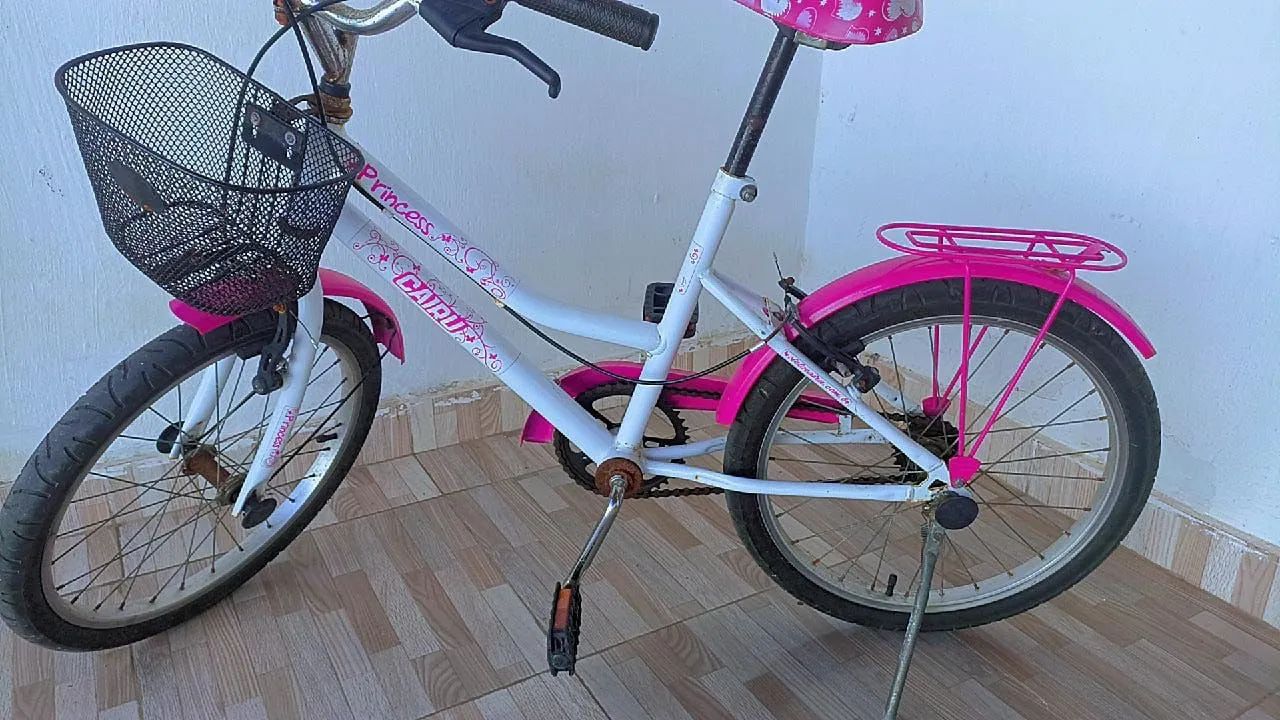 Vendo bicicleta infantil aro 20  - Foto 3