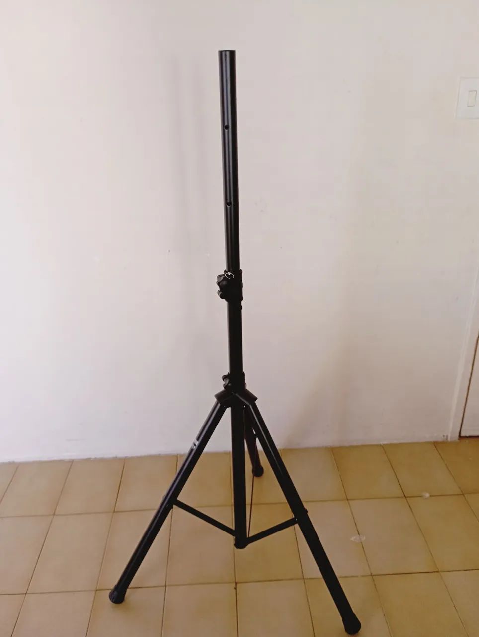 Suporte para caixa de som 