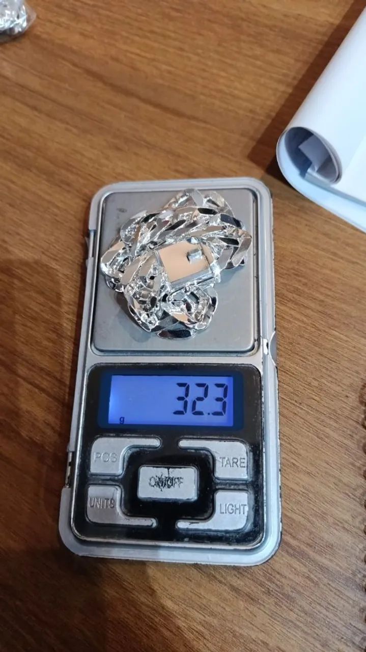 Pulseira de prata.