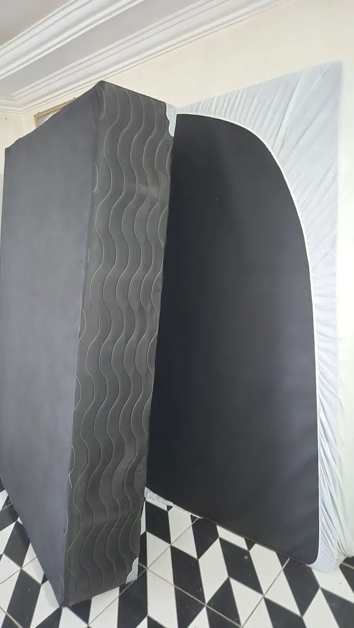 Cama box com colchão de molas ensacadas