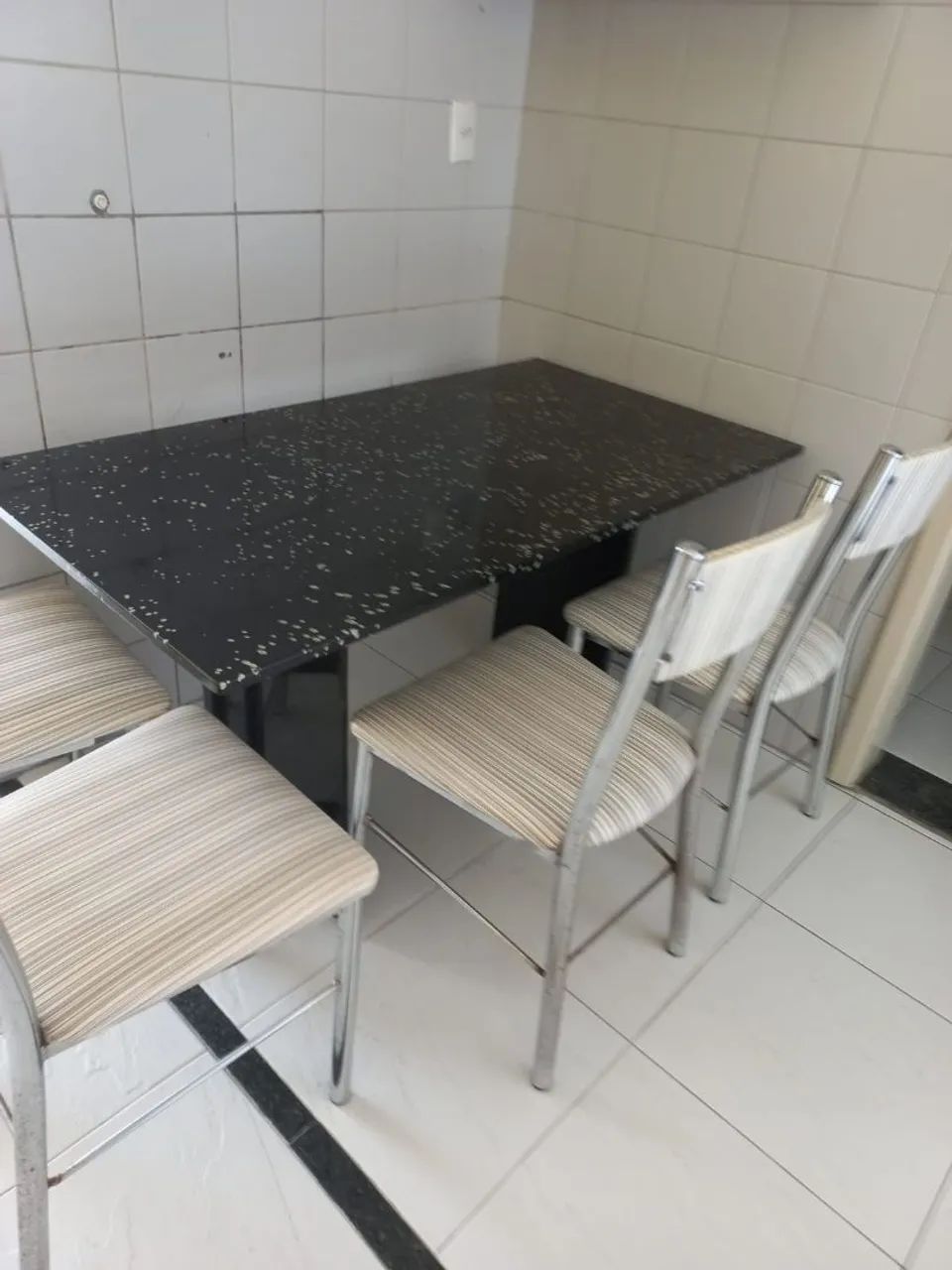 CADEIRAS 150 CADA