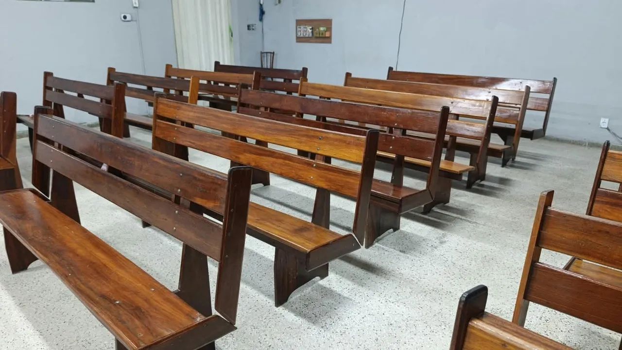 Vendo bancos de madeira  - Foto 2