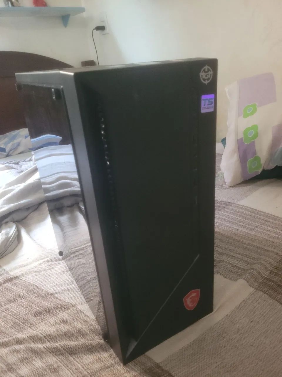 Gabinete gamer Mid Tower