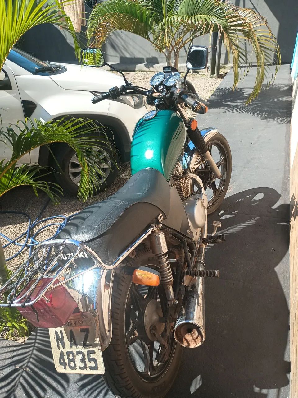 Moto bem cuidada só pega e anda 