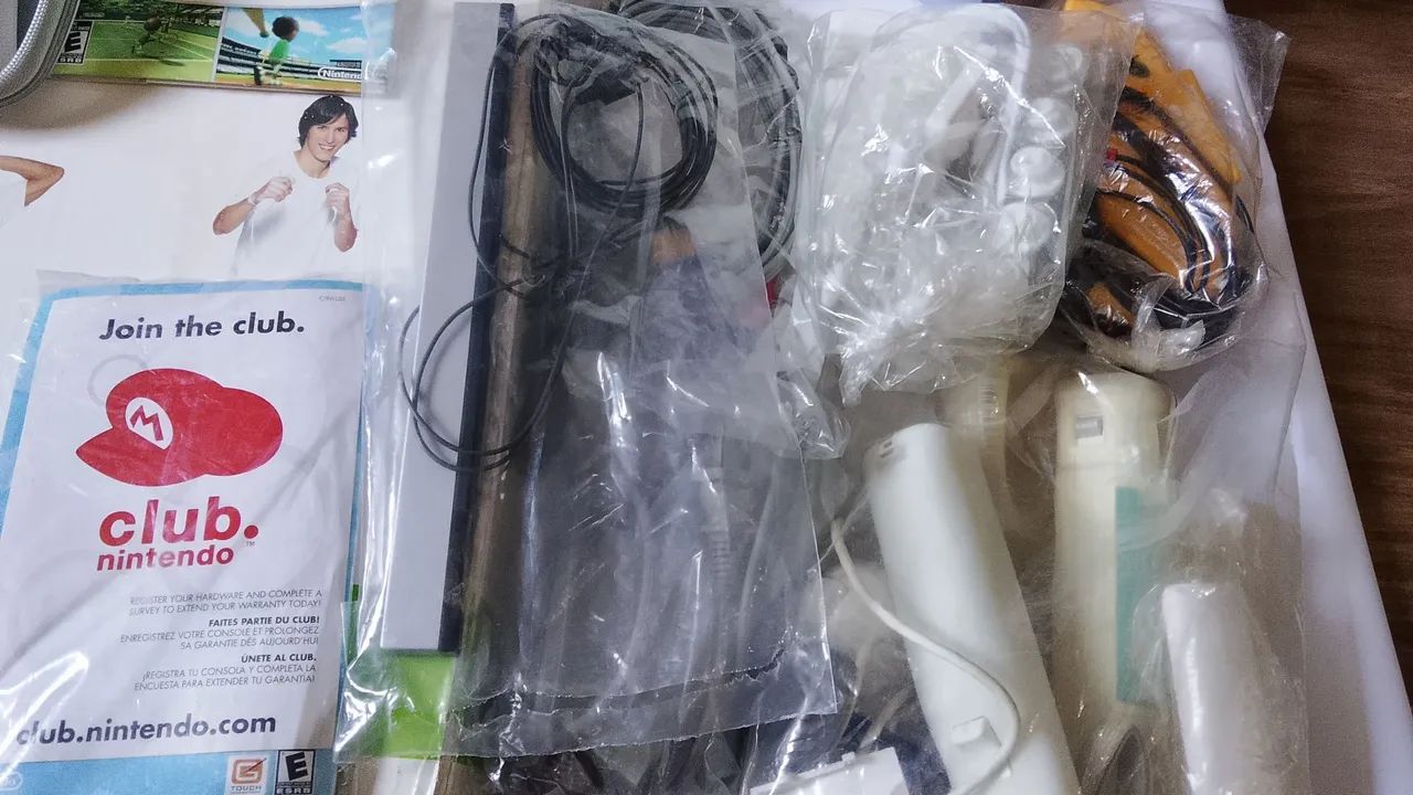 Wii & WiiFit セット Amazon.co.jp: Wiiフィット プラス (バランスWiiボードセット)(クロ