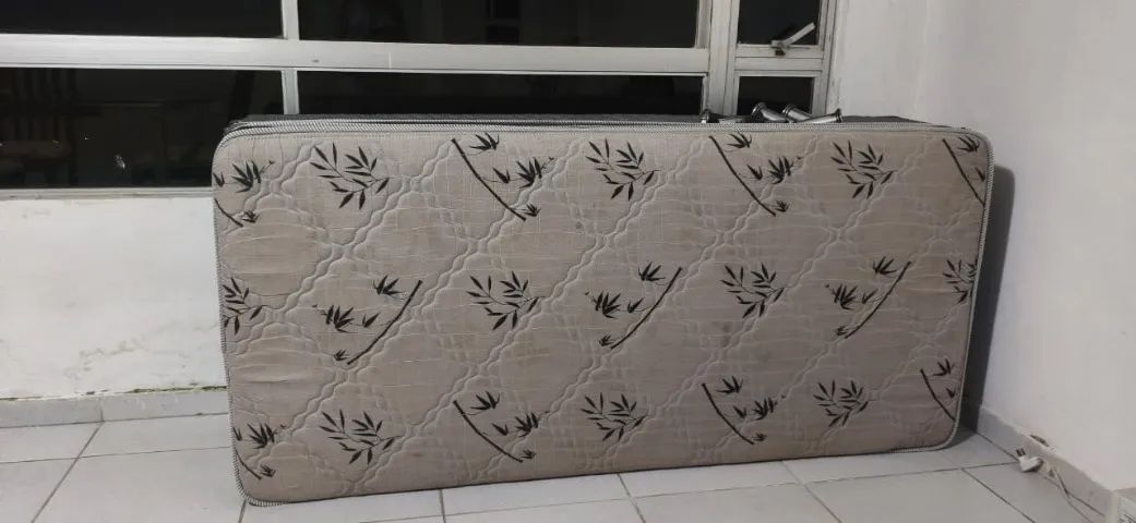Cama solteiro conjugada perfeito estado