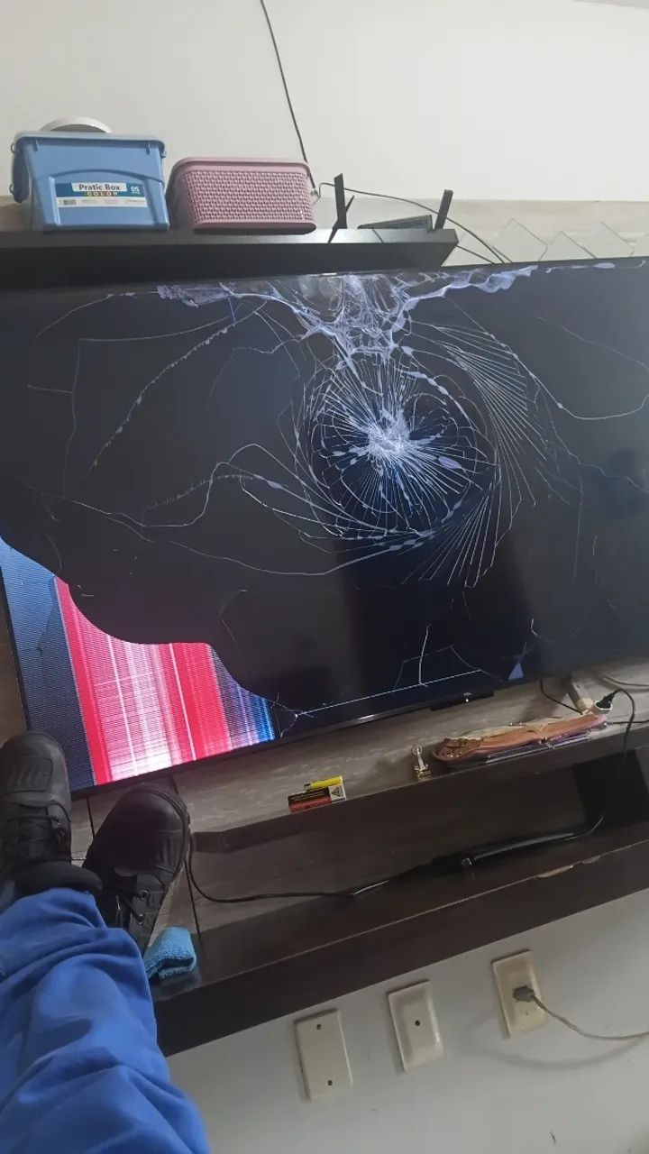 Tv 65 polegadas tcl tela com defeito 