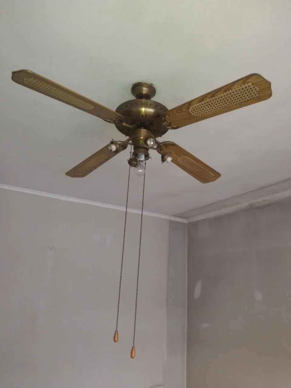 Ventilador de teto 4 pás 