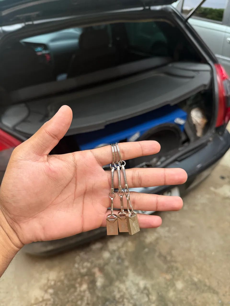 Pen Drive 8GB com mais Mil músicas atualizadas 