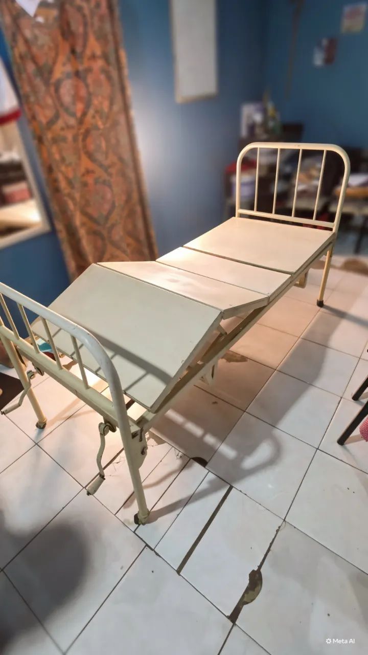 Cama Hospitalar Manual de Ferro  - Foto 2