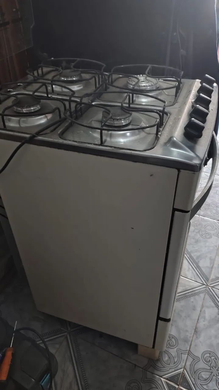 Fogão Brastemp quatro bocas